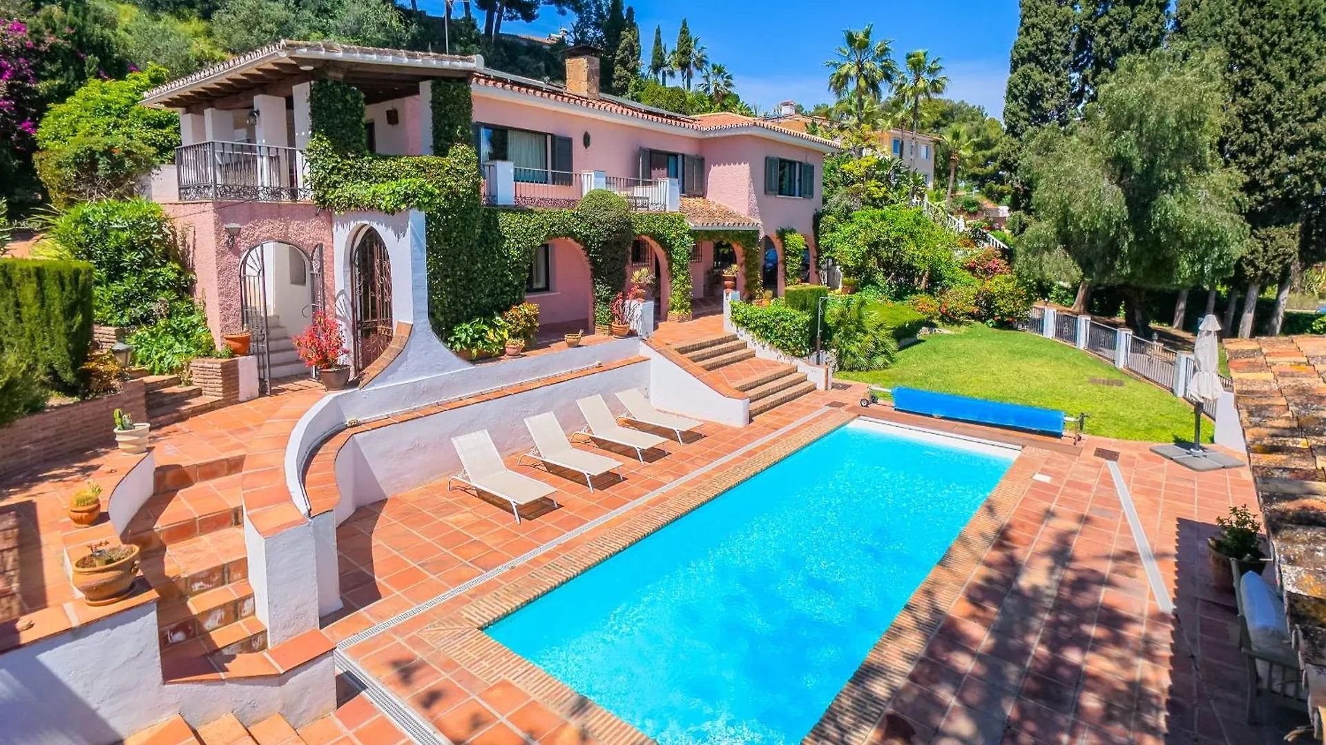 Cubo\'S Villa Las Capuchinas location